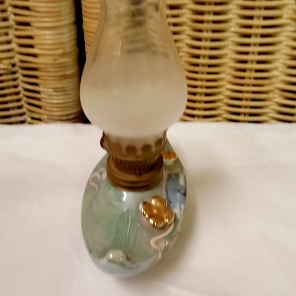 Vintage Washington D.C. Miniature Porcelain Aladdin Hurricane Oil Lamp - Picture 6 of 11